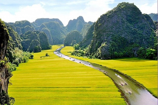 Tam Coc & Trang An boat rides, Hanoi day trips, Vietnam