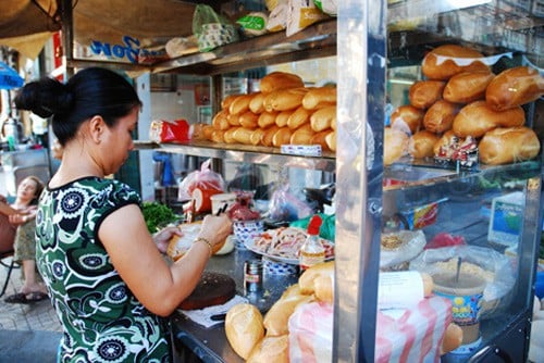 A Banh Mi vendor