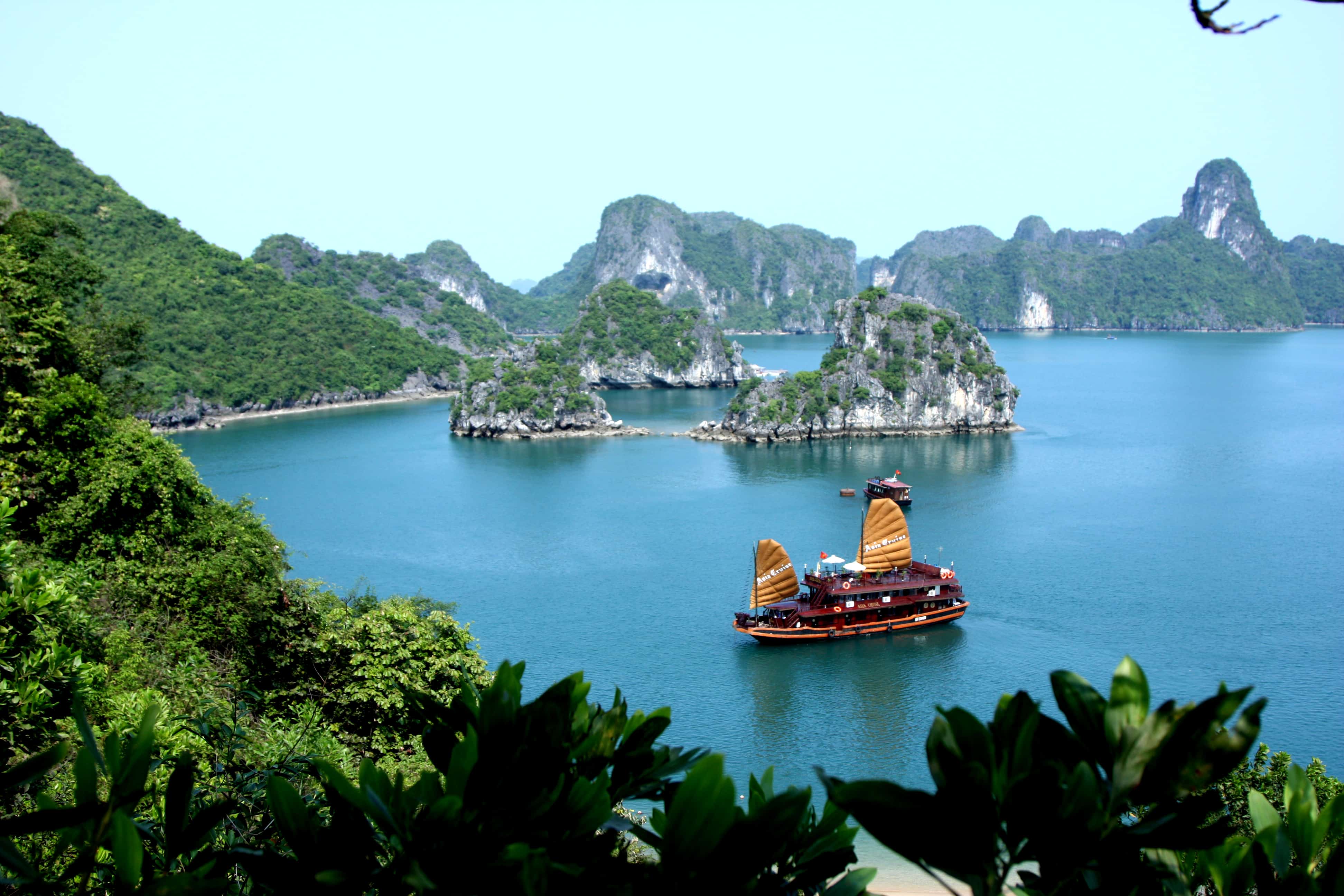 How to Spend Two Weeks in Vietnam – Custom Itineraries for Travelers Halong bay junk cruise view