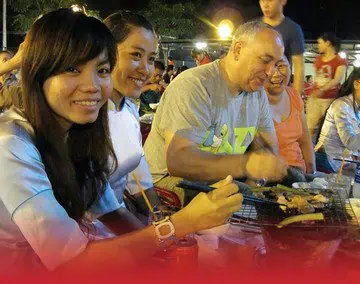 saigon xo foodie tour guests